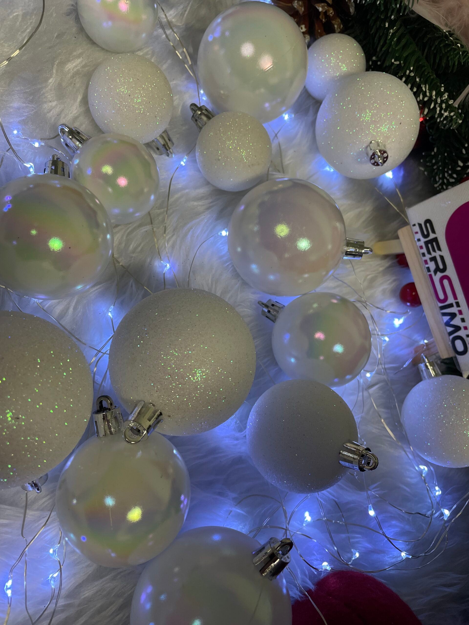 Set globuri de Craciun, 30 bucati, 3 modele, 4/5/6cm, alb