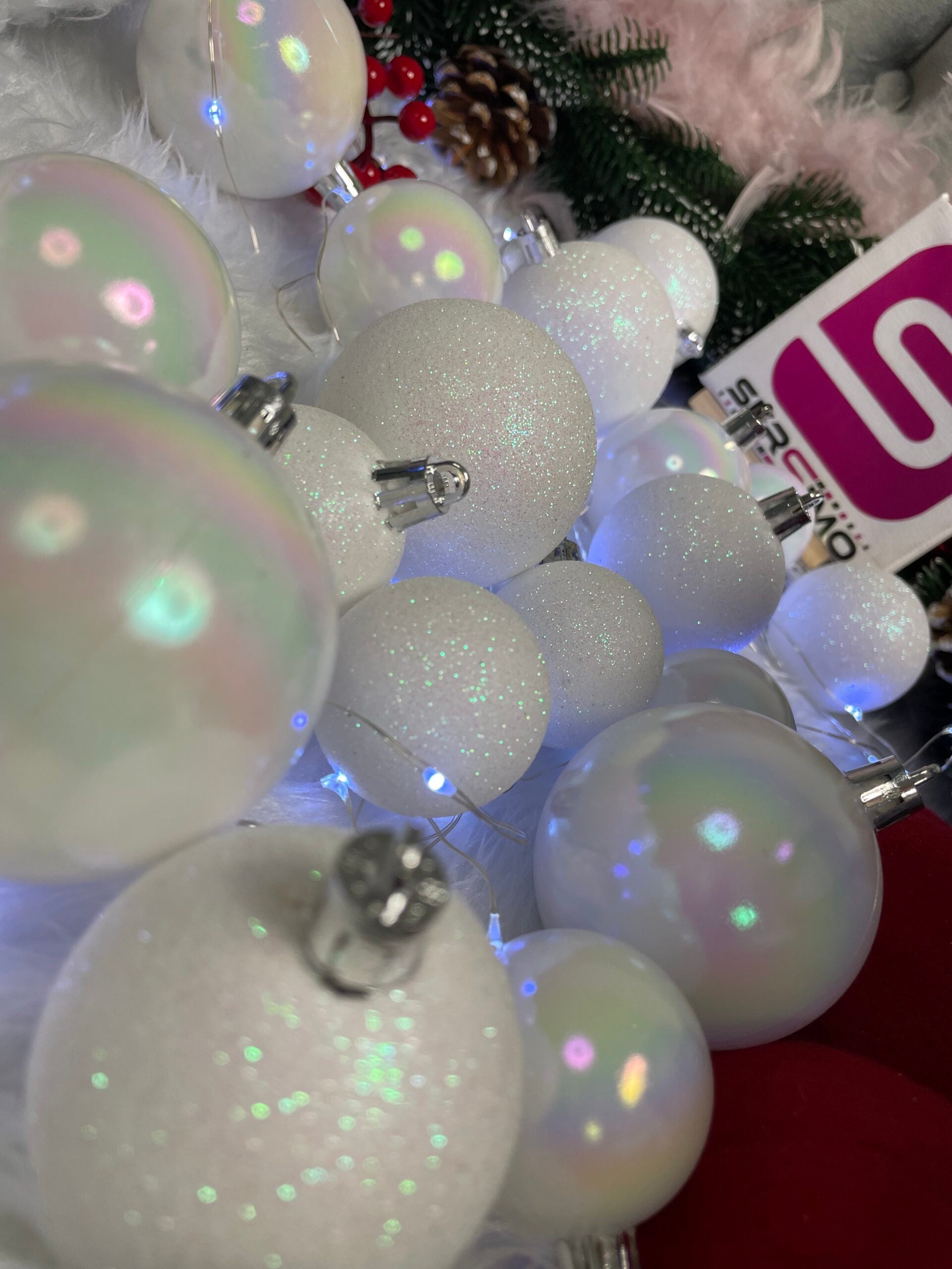 Set globuri de Craciun, 30 bucati, 3 modele, 4/5/6cm, alb