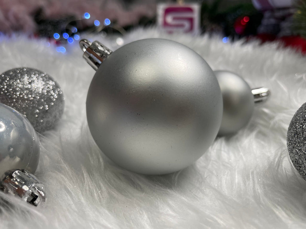 Set globuri de Craciun, 30 bucati, 3 modele, 4/5/6cm, argintiu