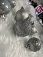 Set globuri de Craciun, 30 bucati, 3 modele, 4/5/6cm, argintiu