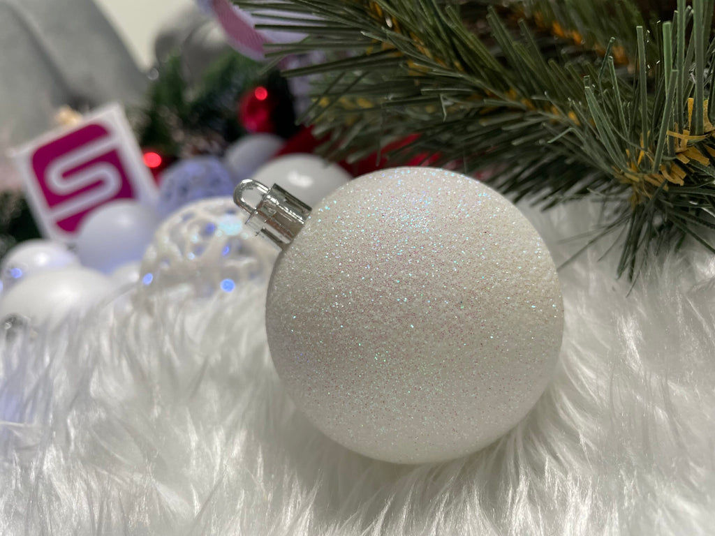 Set globuri si decoratiuni de Craciun, 100 piese, diverse dimensiuni cu stea, alb