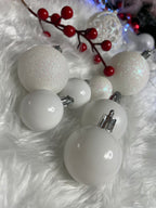 Set globuri si decoratiuni de Craciun, 100 piese, diverse dimensiuni cu stea, alb