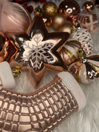 Set globuri si decoratiuni de Craciun, 77 piese, diverse dimensiuni, roz auriu