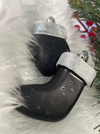 Set globuri si decoratiuni de Craciun, 77 piese, diverse dimensiuni, negru