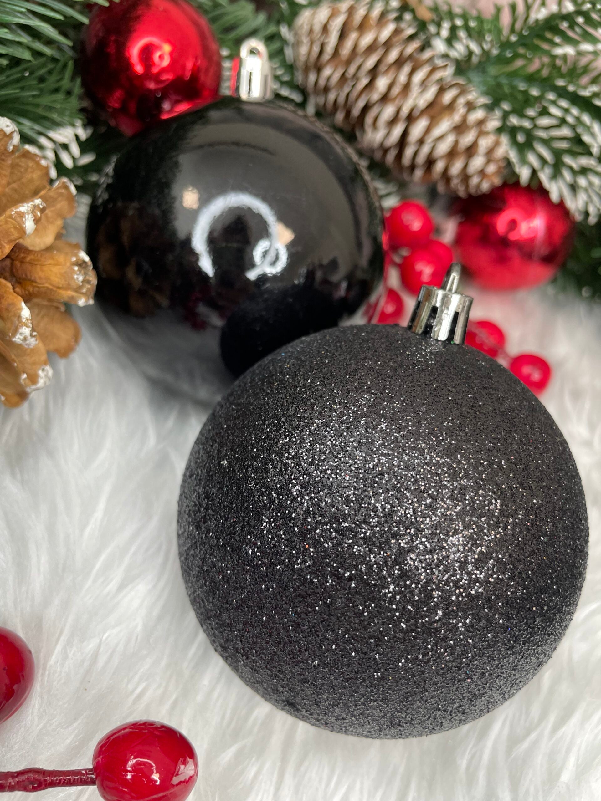 Set globuri de Craciun, 30 bucati, 8cm, 6 modele, negru