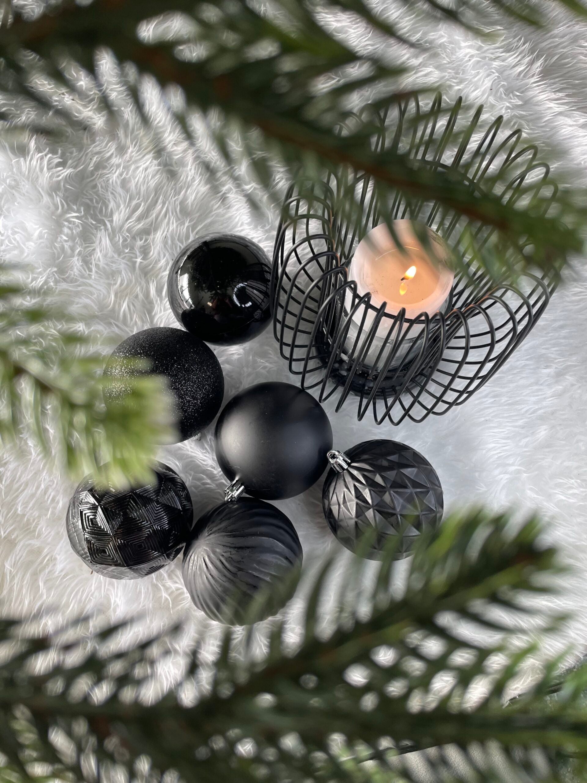 Set globuri de Craciun, 30 bucati, 8cm, 6 modele, negru