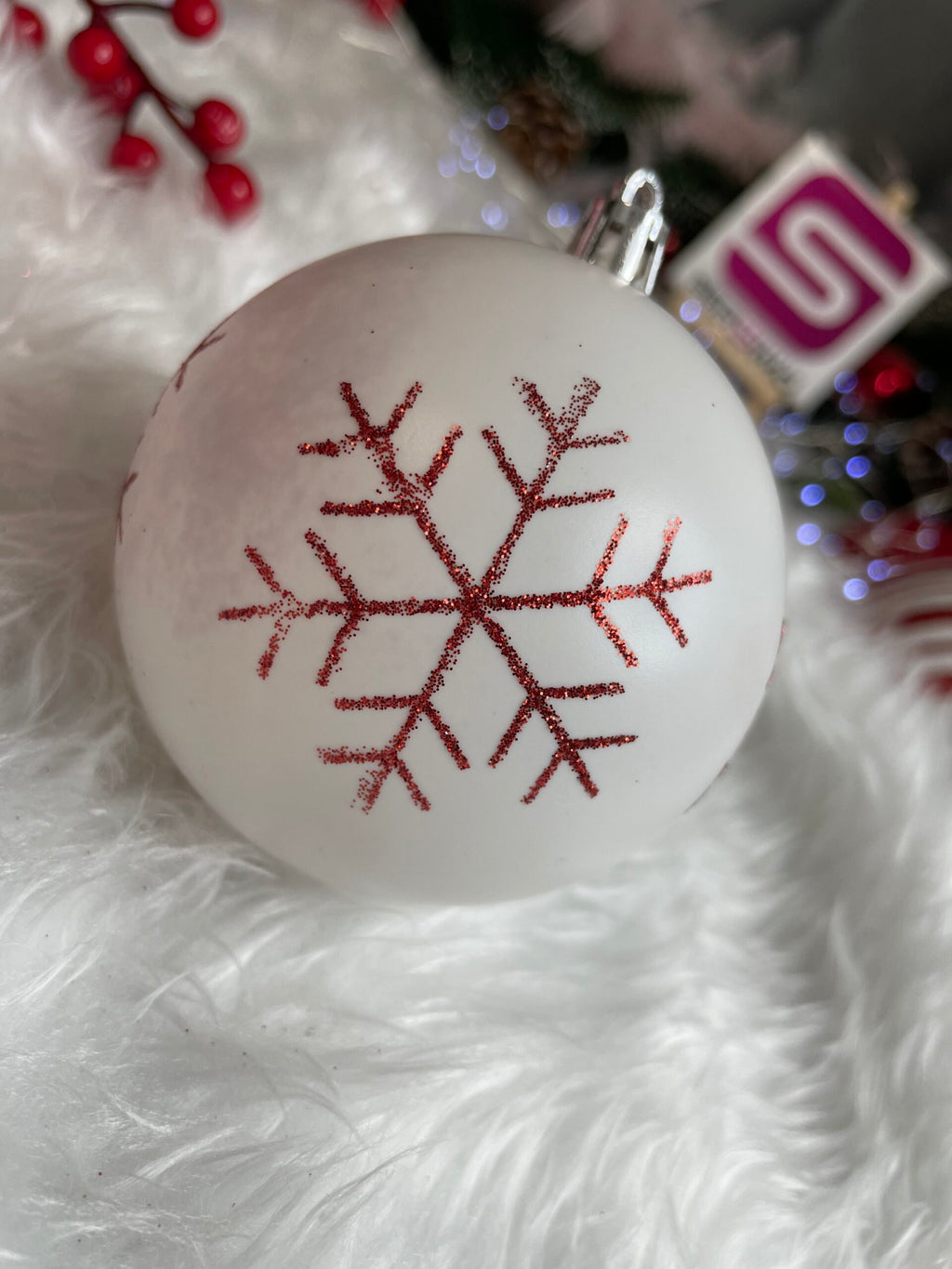 Set globuri de Craciun, 16 bucati, 8cm, 8 modele, rosu alb