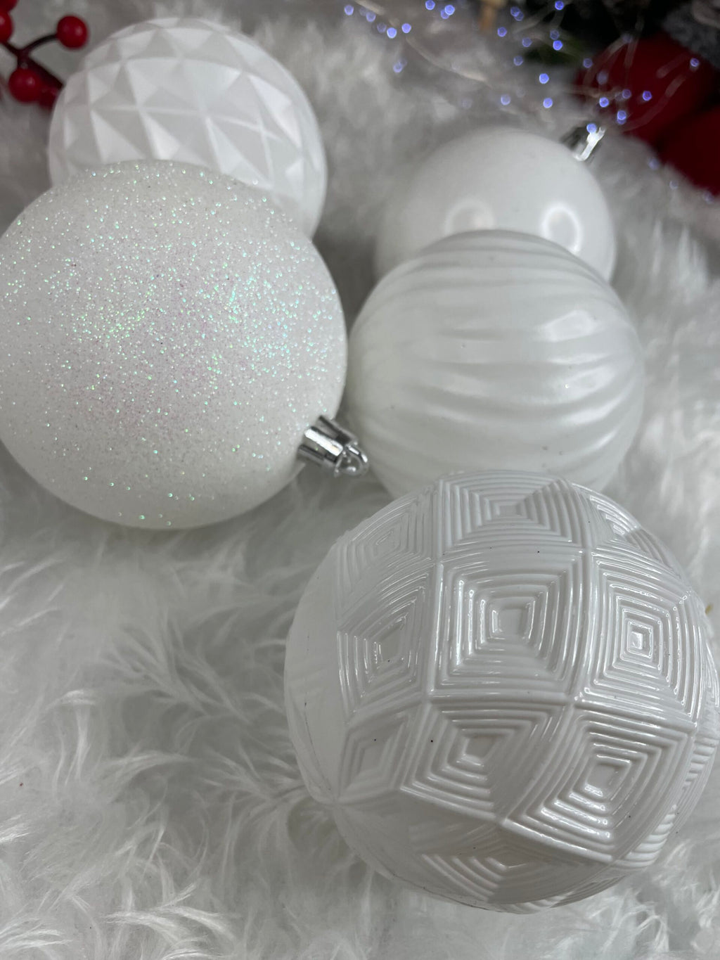 Set globuri de Craciun, 30 bucati, 8cm, 6 modele, alb