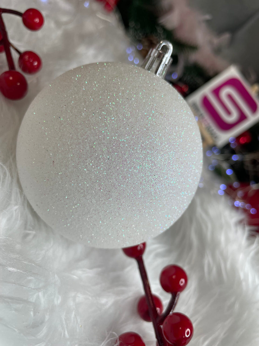 Set globuri de Craciun, 30 bucati, 8cm, 6 modele, alb