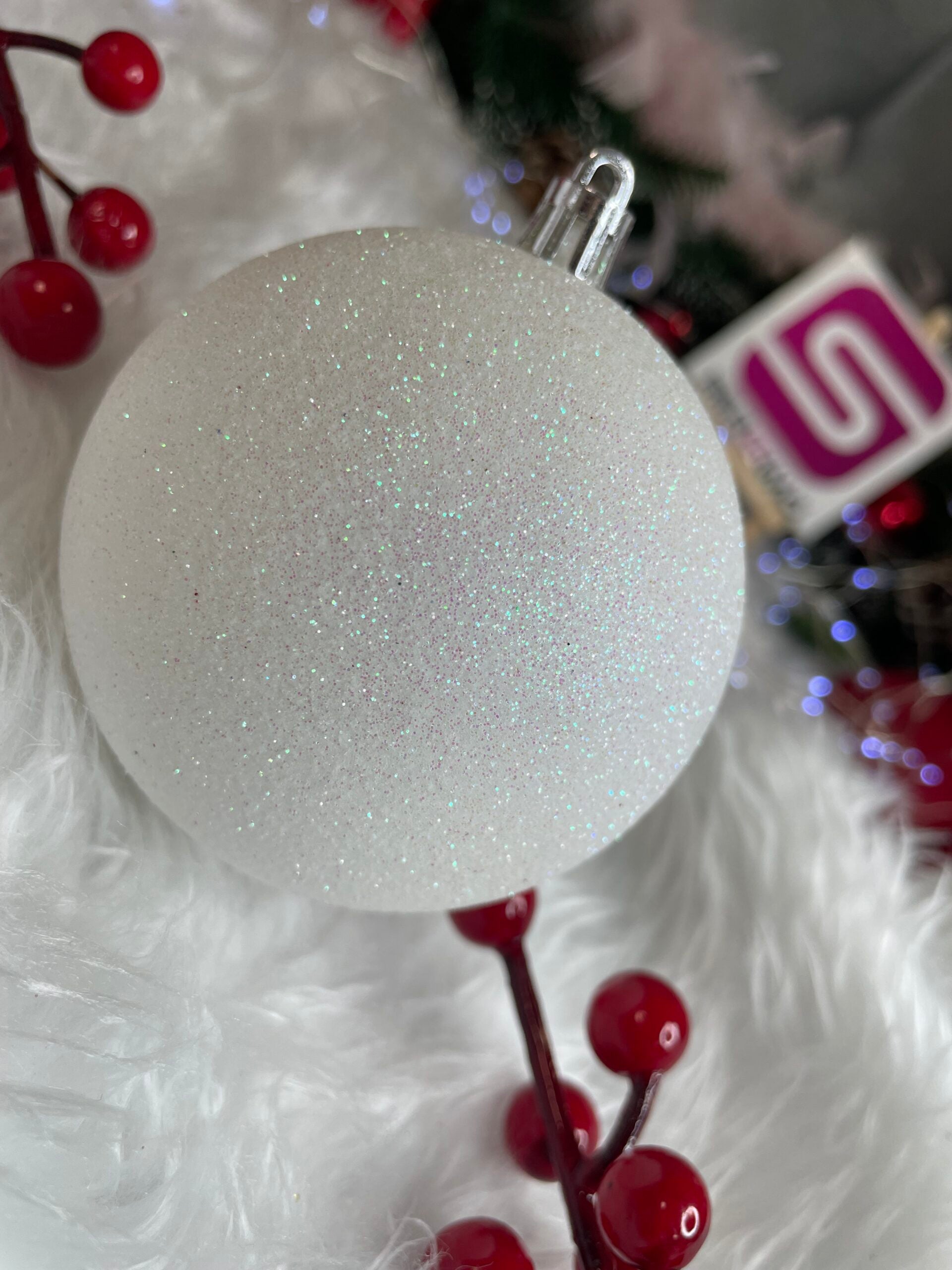 Set globuri de Craciun, 30 bucati, 8cm, 6 modele, alb