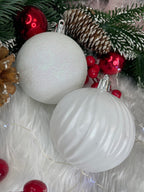 Set globuri de Craciun, 30 bucati, 8cm, 6 modele, alb
