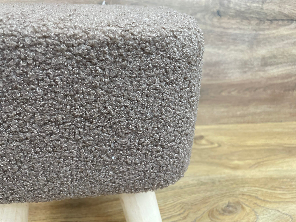 Taburet pentru copii, patrat, 26x26x34cm, maxim 50kg, maro