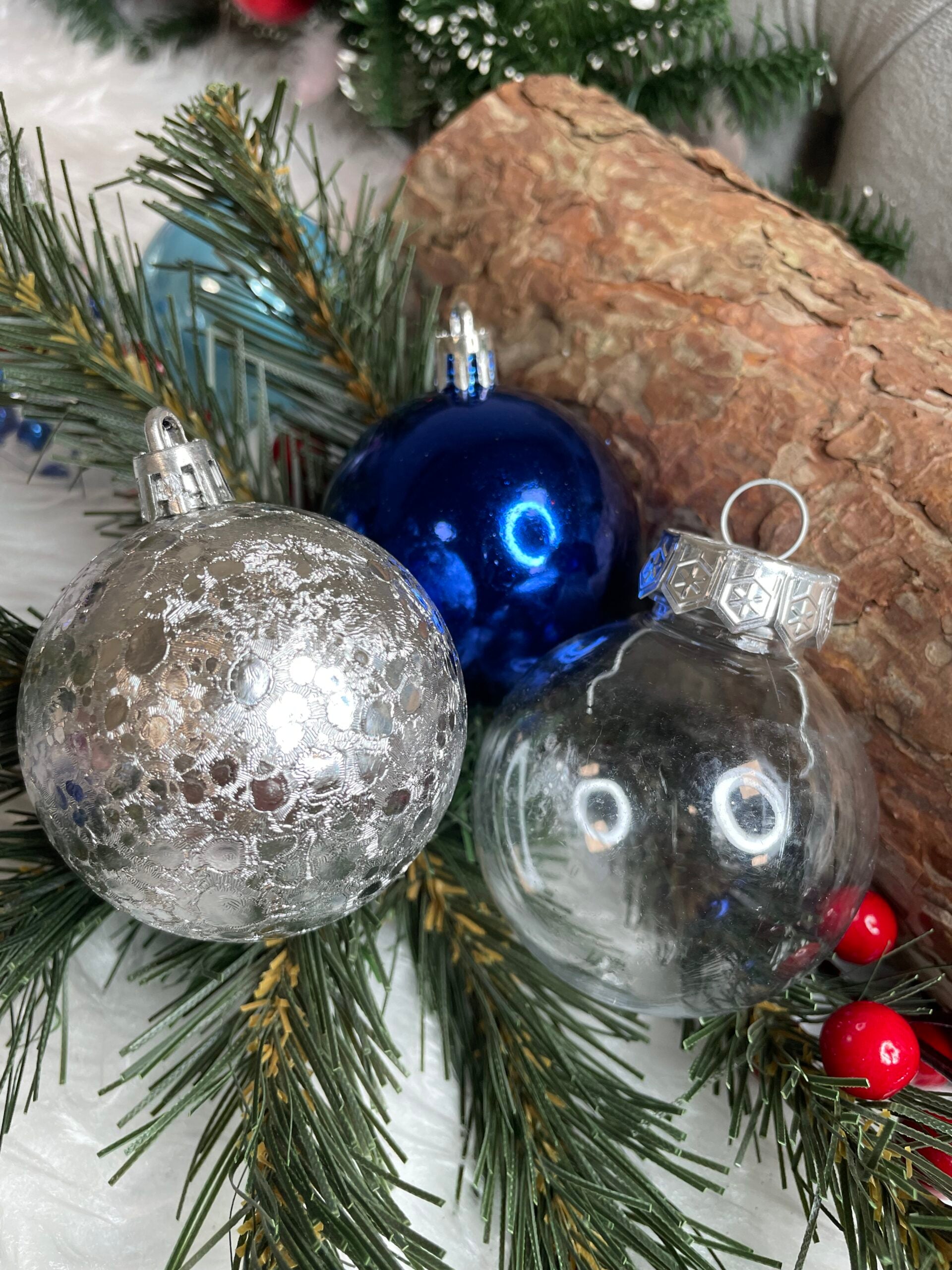 Set globuri de Craciun Inedit, 30 bucati, 6cm, transparente si albastru