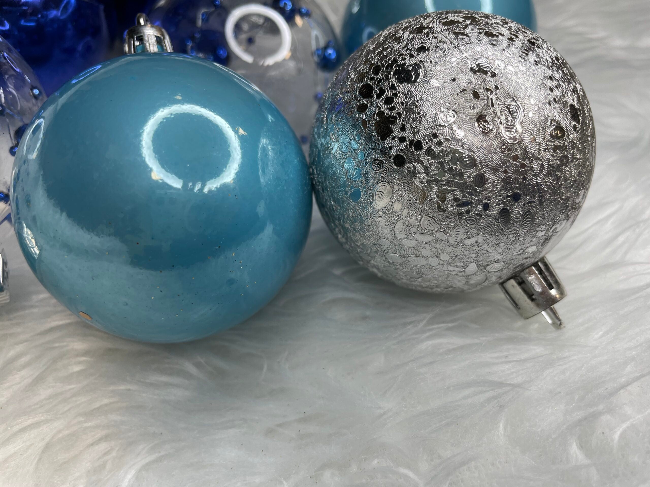 Set globuri de Craciun Inedit, 30 bucati, 6cm, transparente si albastru