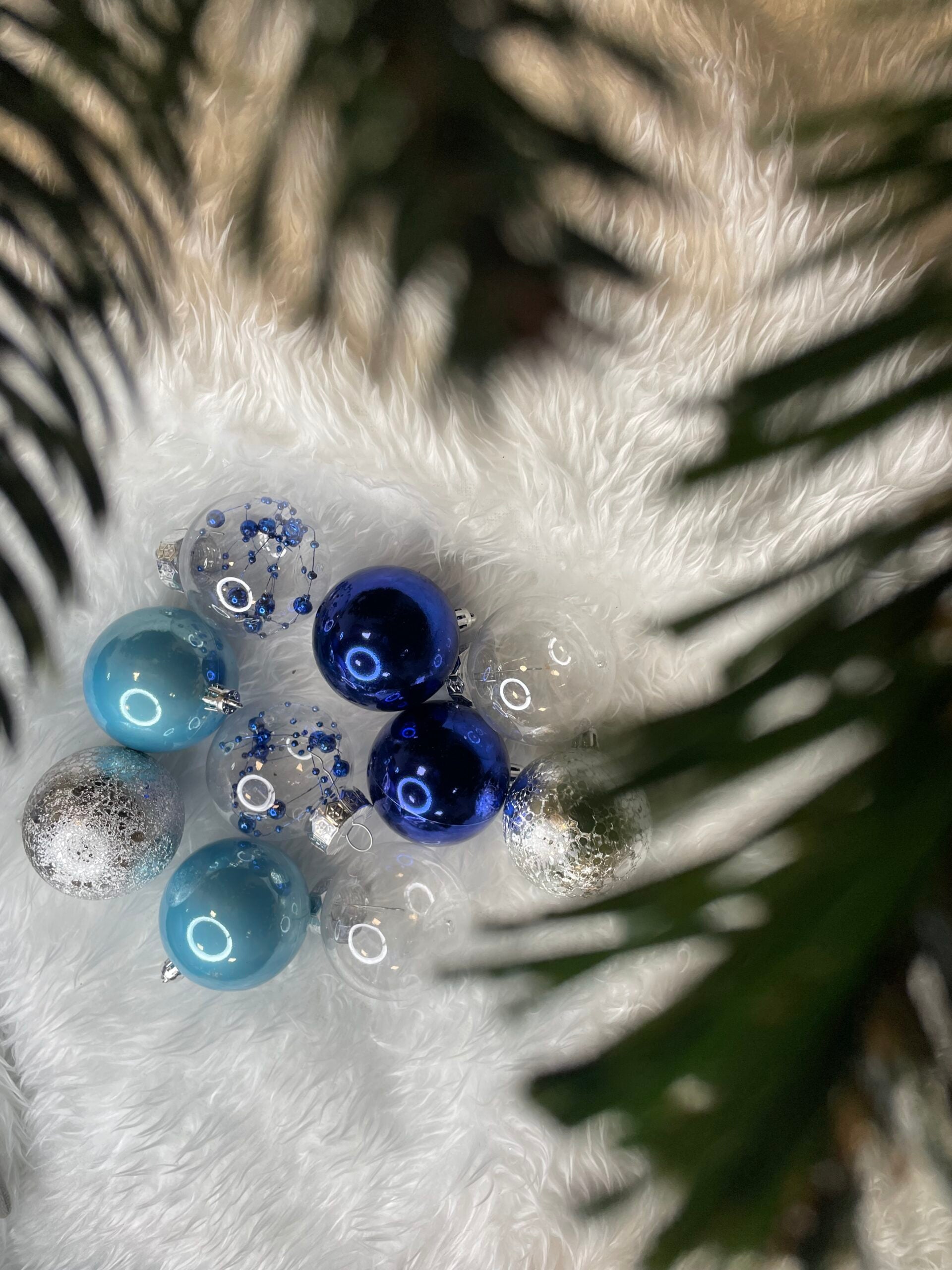 Set globuri de Craciun Inedit, 30 bucati, 6cm, transparente si albastru