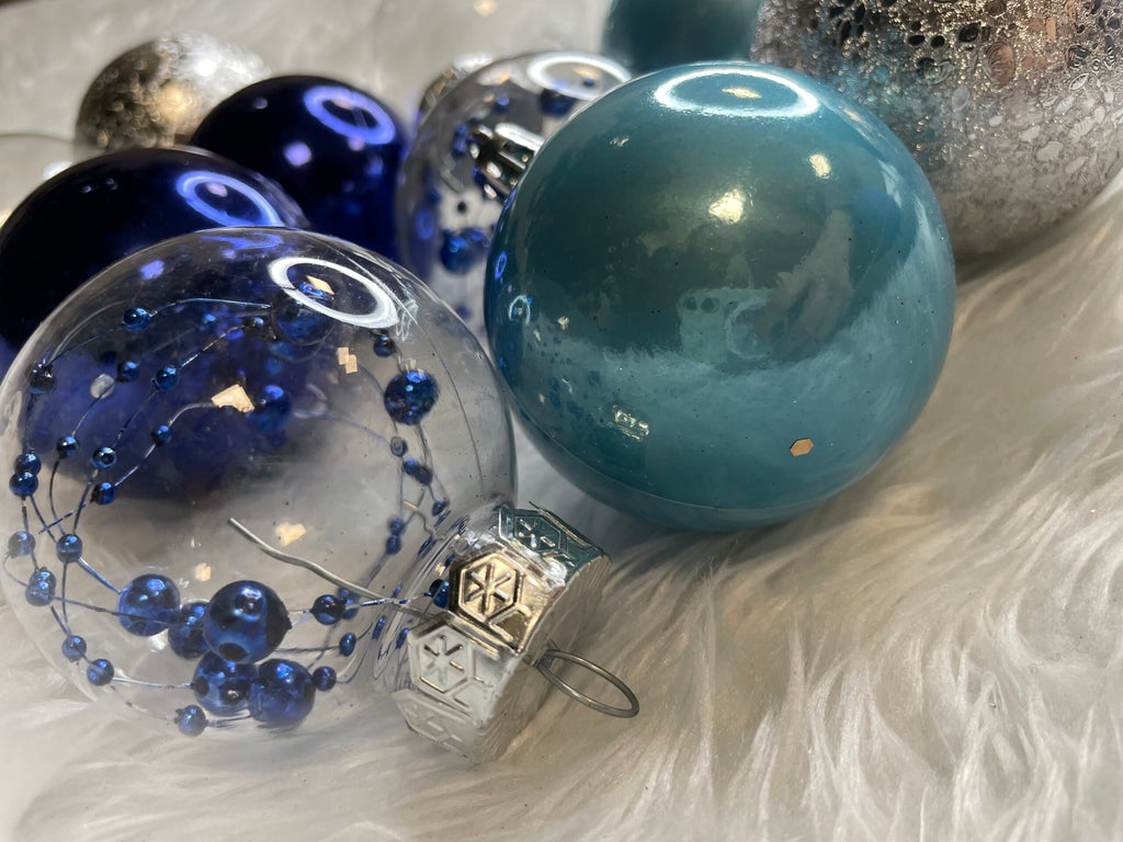 Set globuri de Craciun Inedit, 30 bucati, 6cm, transparente si albastru