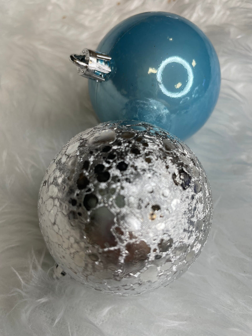 Set globuri de Craciun Inedit, 30 bucati, 6cm, transparente si albastru