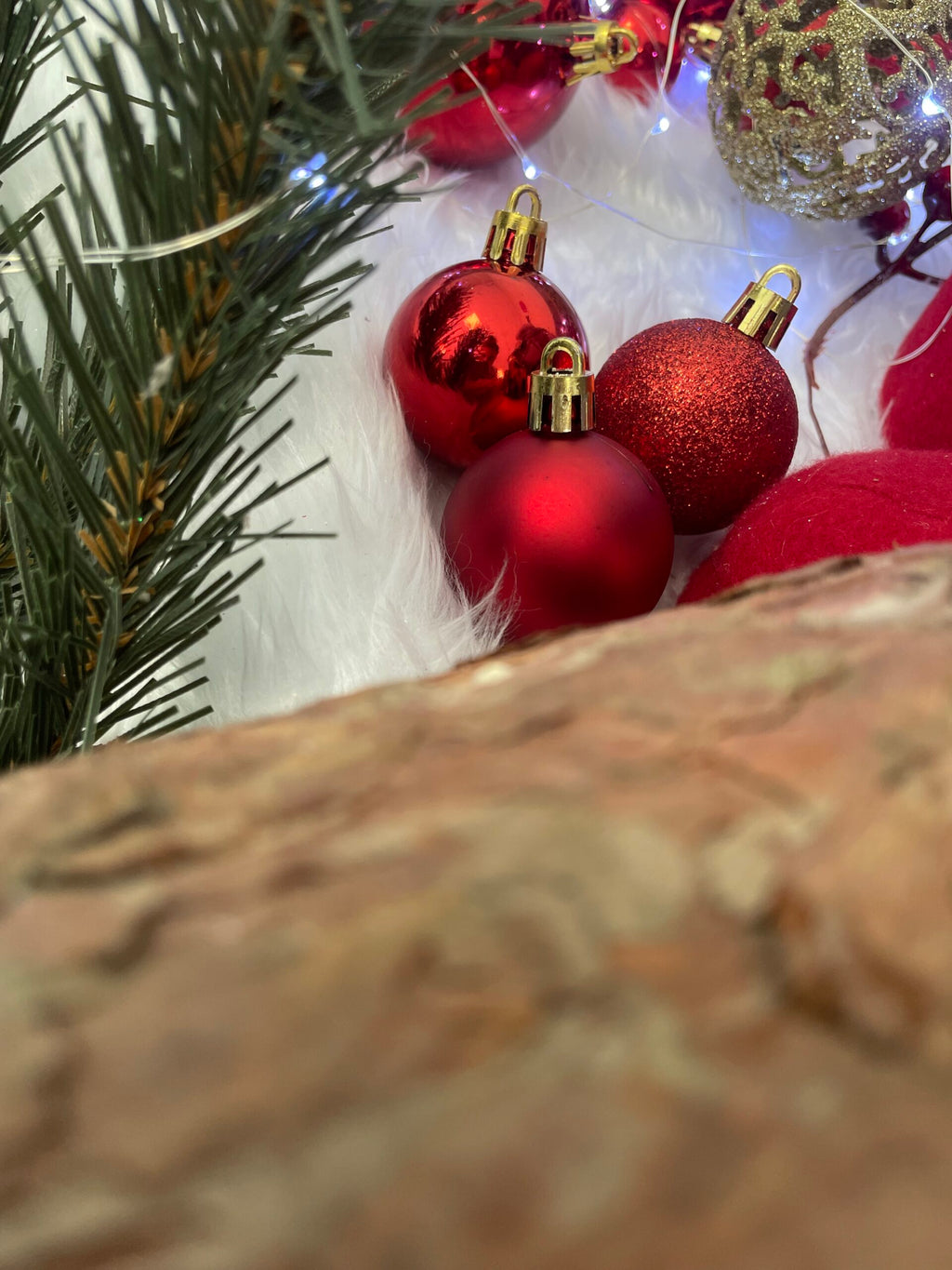 Set globuri de Craciun, 100 bucati, 3-6cm, rosu auriu