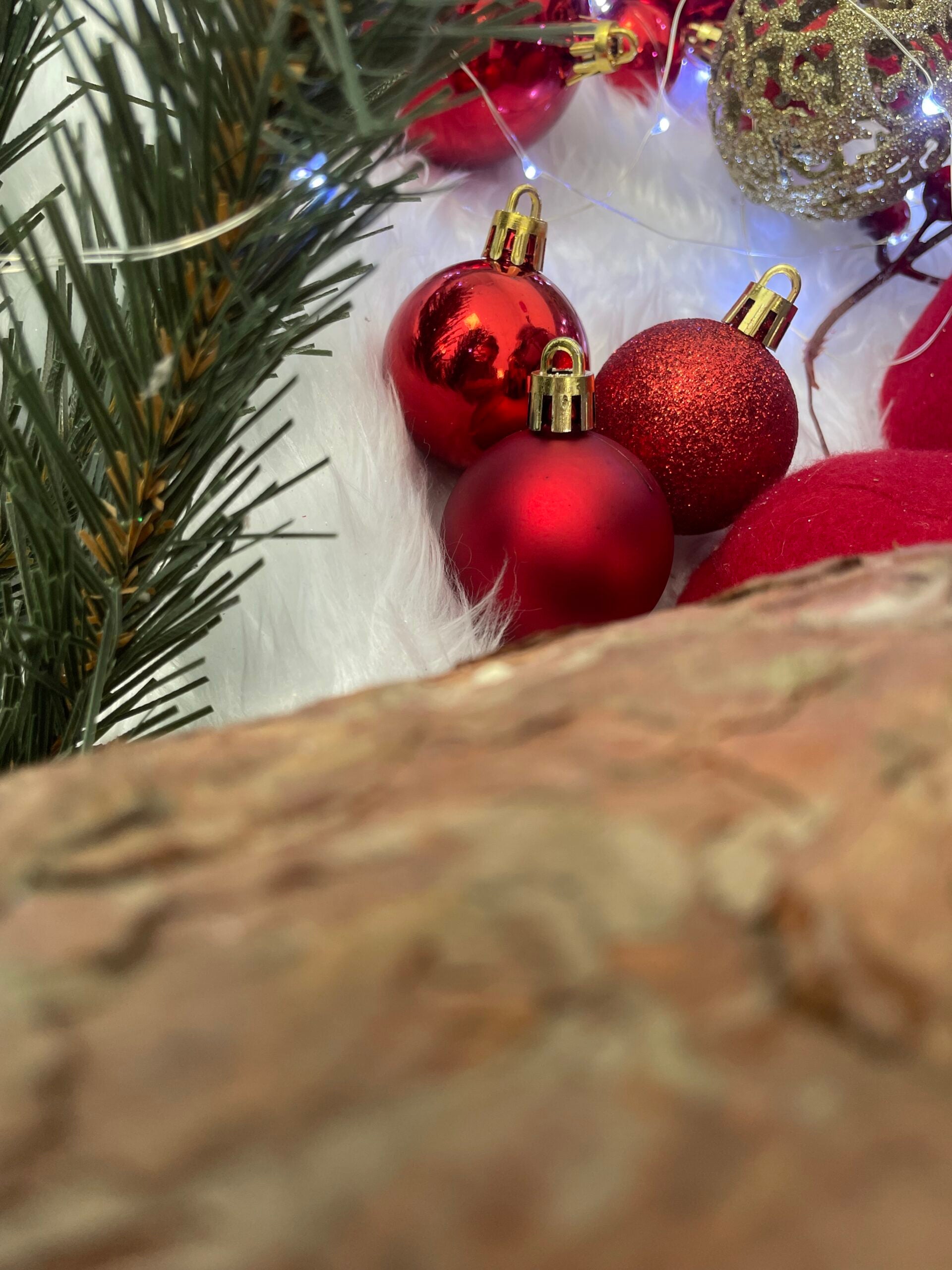 Set globuri de Craciun, 100 bucati, 3-6cm, rosu auriu