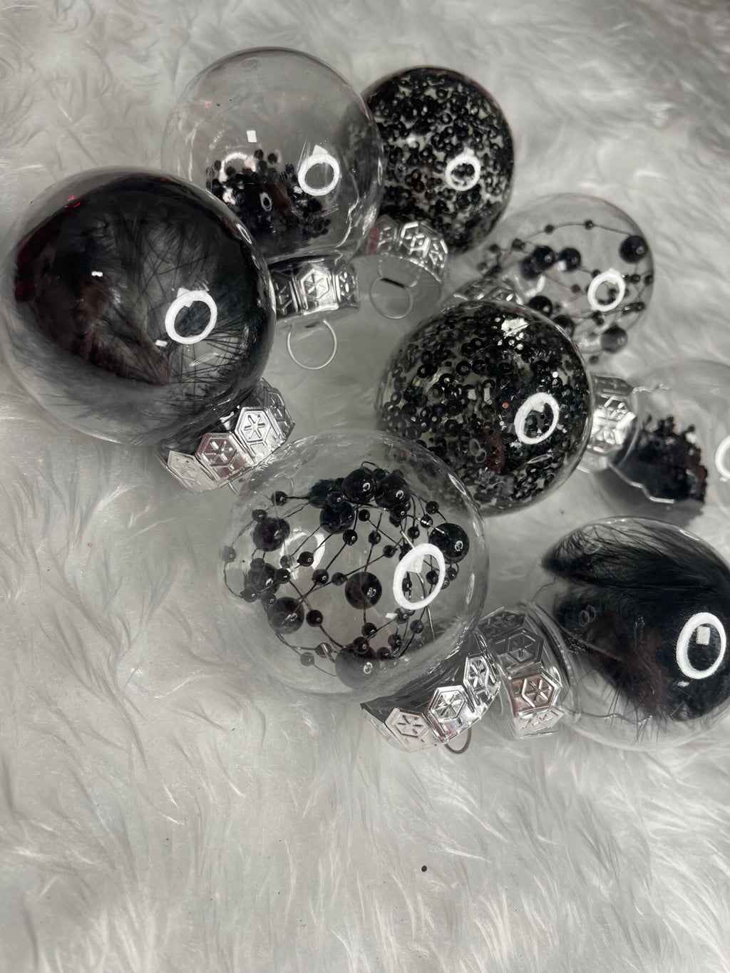 Set globuri de Craciun Inedit, 24 bucati, 5cm, transparente cu interior negru