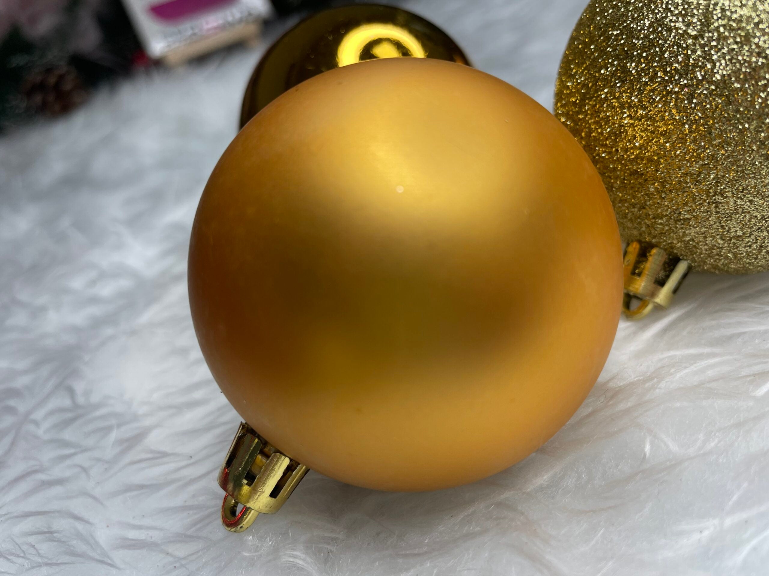 Set globuri de Craciun, 30 bucati, 3 modele, 6cm, auriu