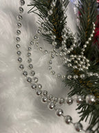 Set globuri si decoratiuni de Craciun, 51 piese, diverse dimensiuni, argintiu