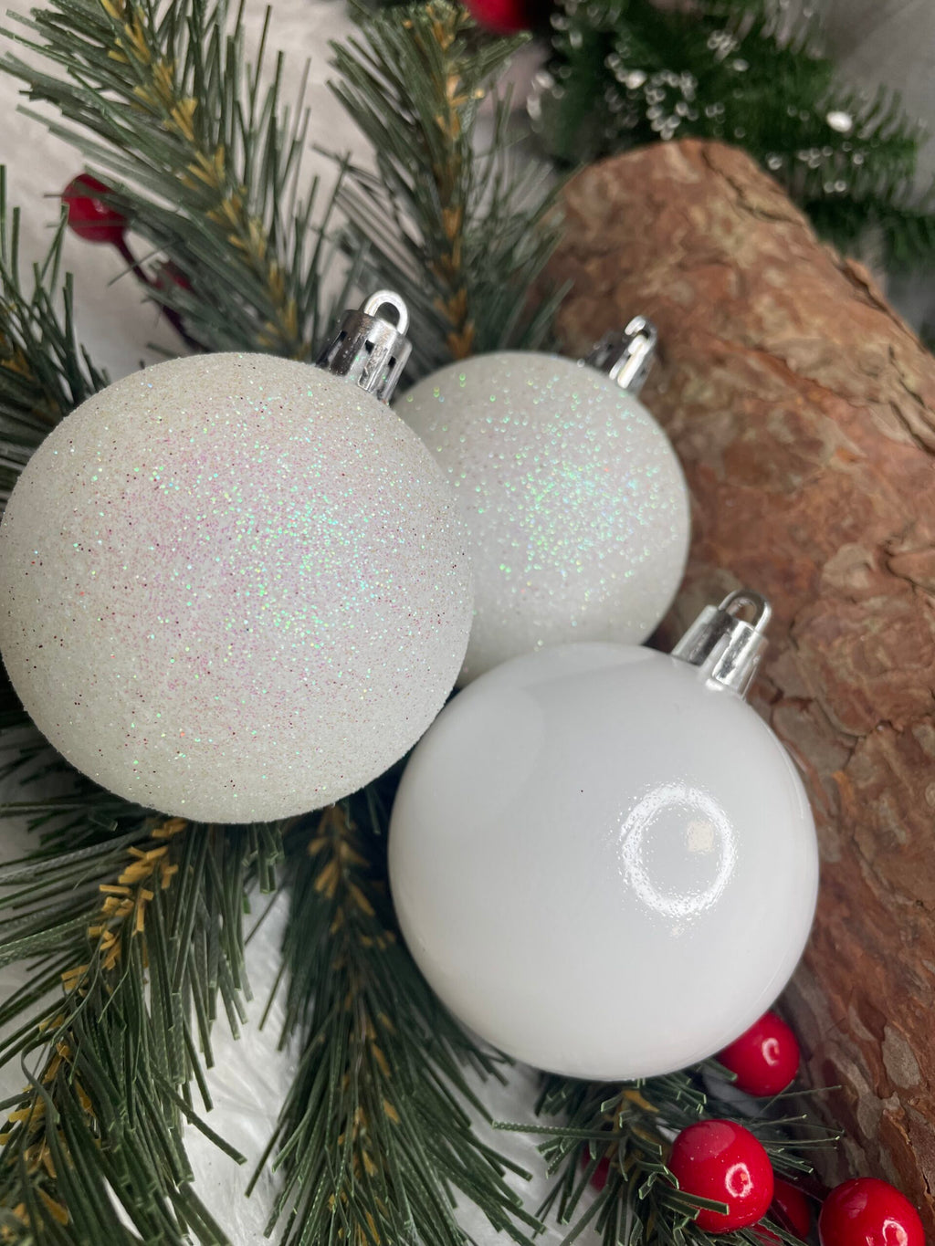 Set globuri de Craciun, 20 bucati, 6cm, alb perlat