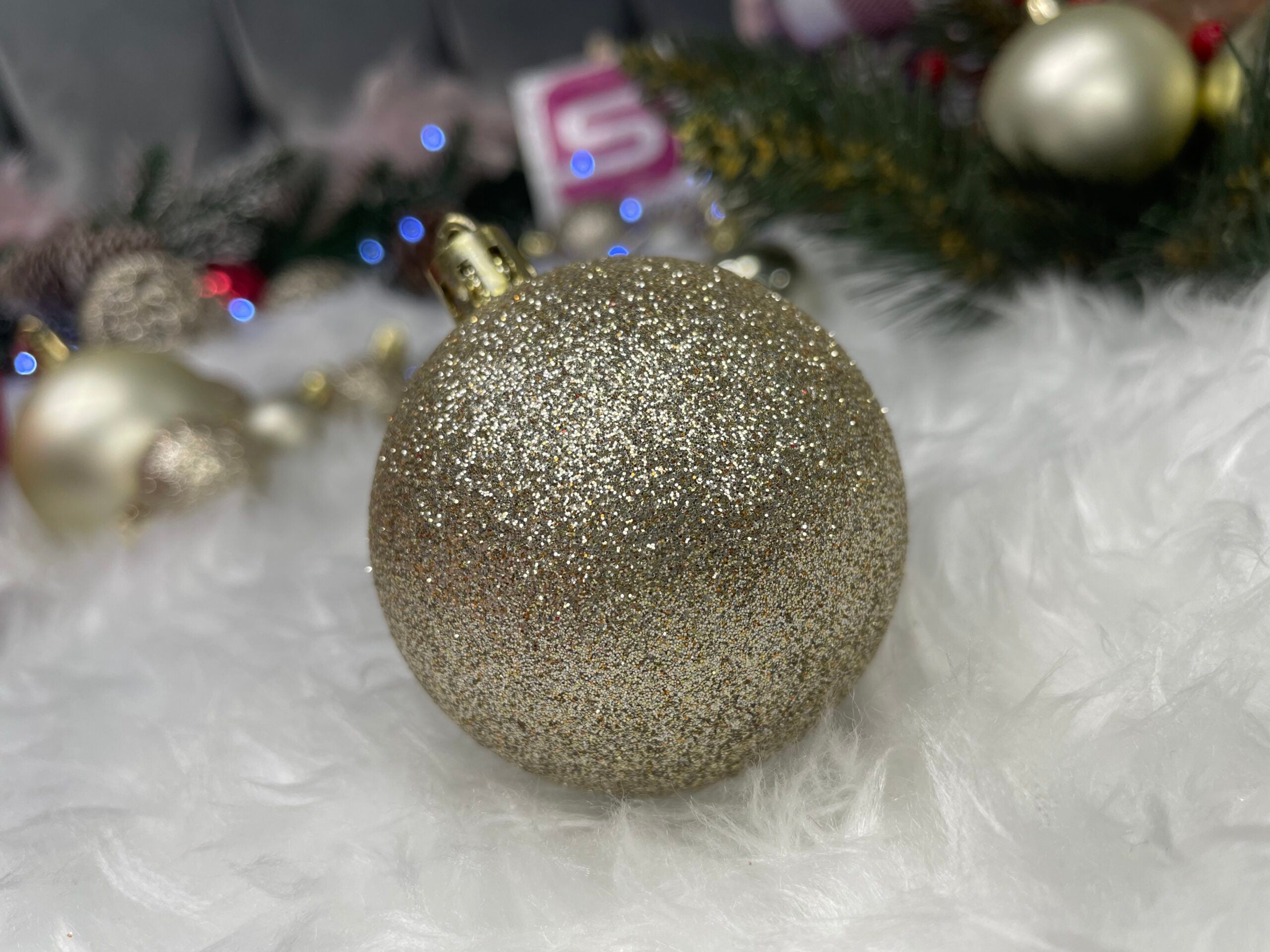 Set globuri de Craciun, 100 bucati, 3-6cm, auriu