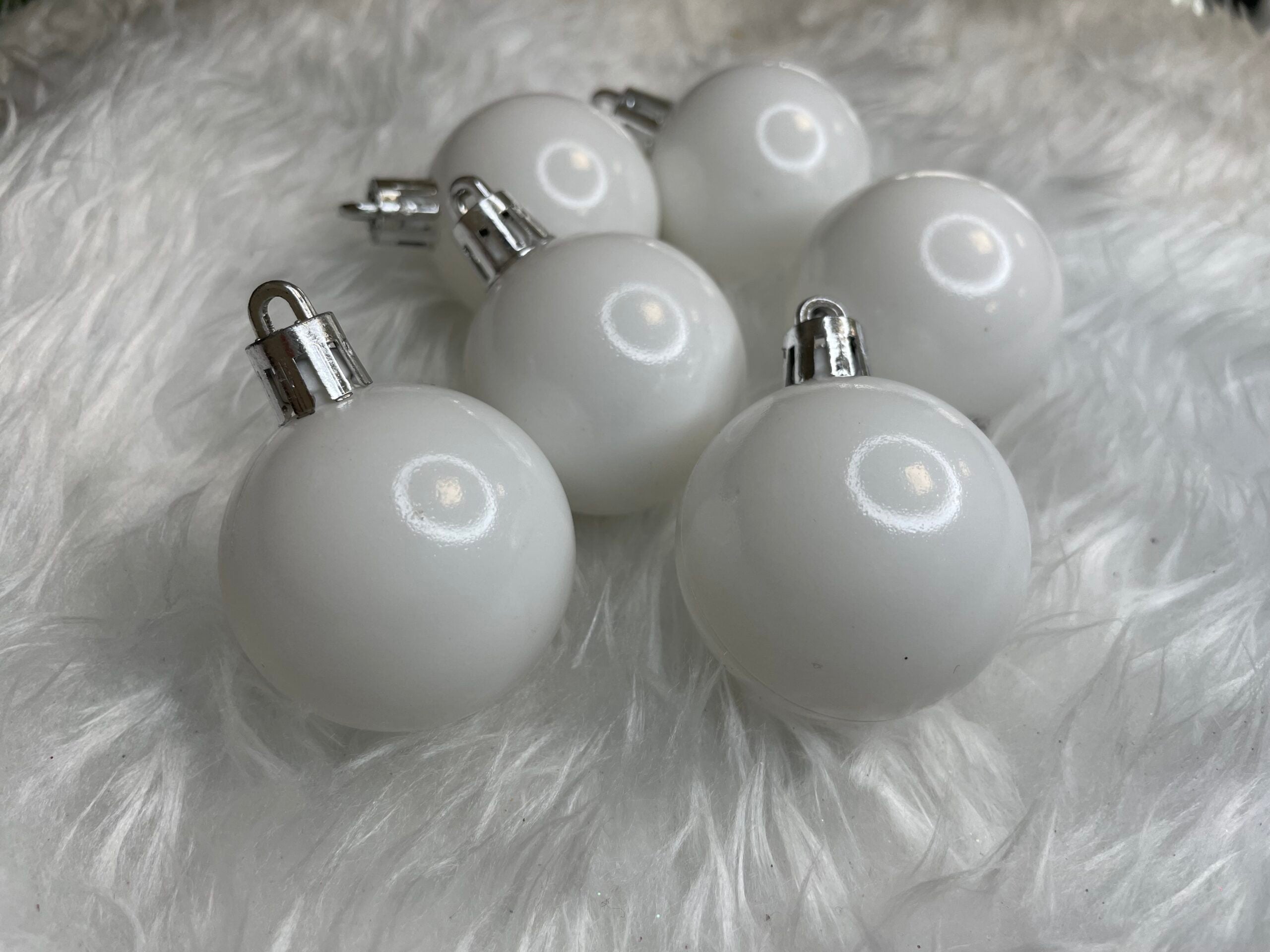 Set globuri de Craciun, 20 bucati, 3 modele, 4cm, alb