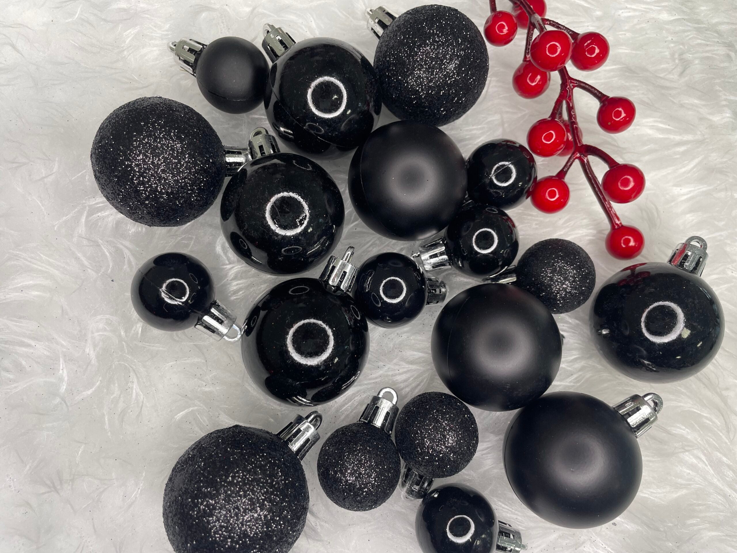 Set globuri de Craciun, 25 bucati, 3 modele, 2,5cm si 4cm, negru