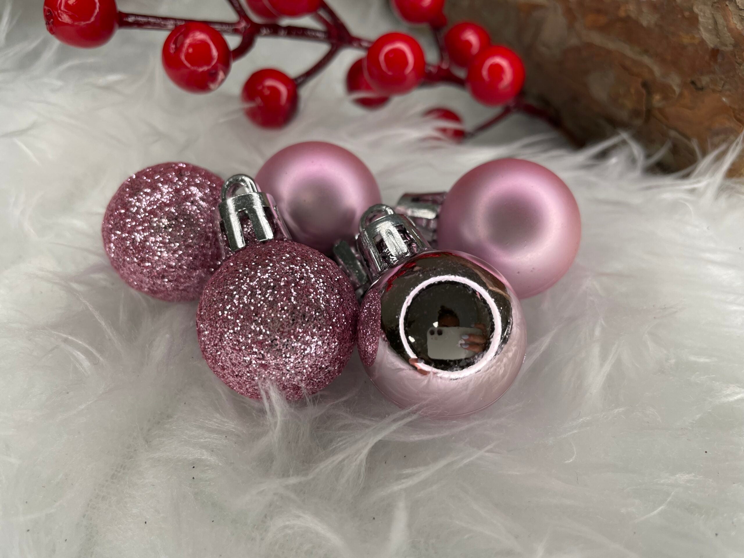 Set globuri de Craciun, 25 bucati, 3 modele, 2,5cm si 4cm, roz