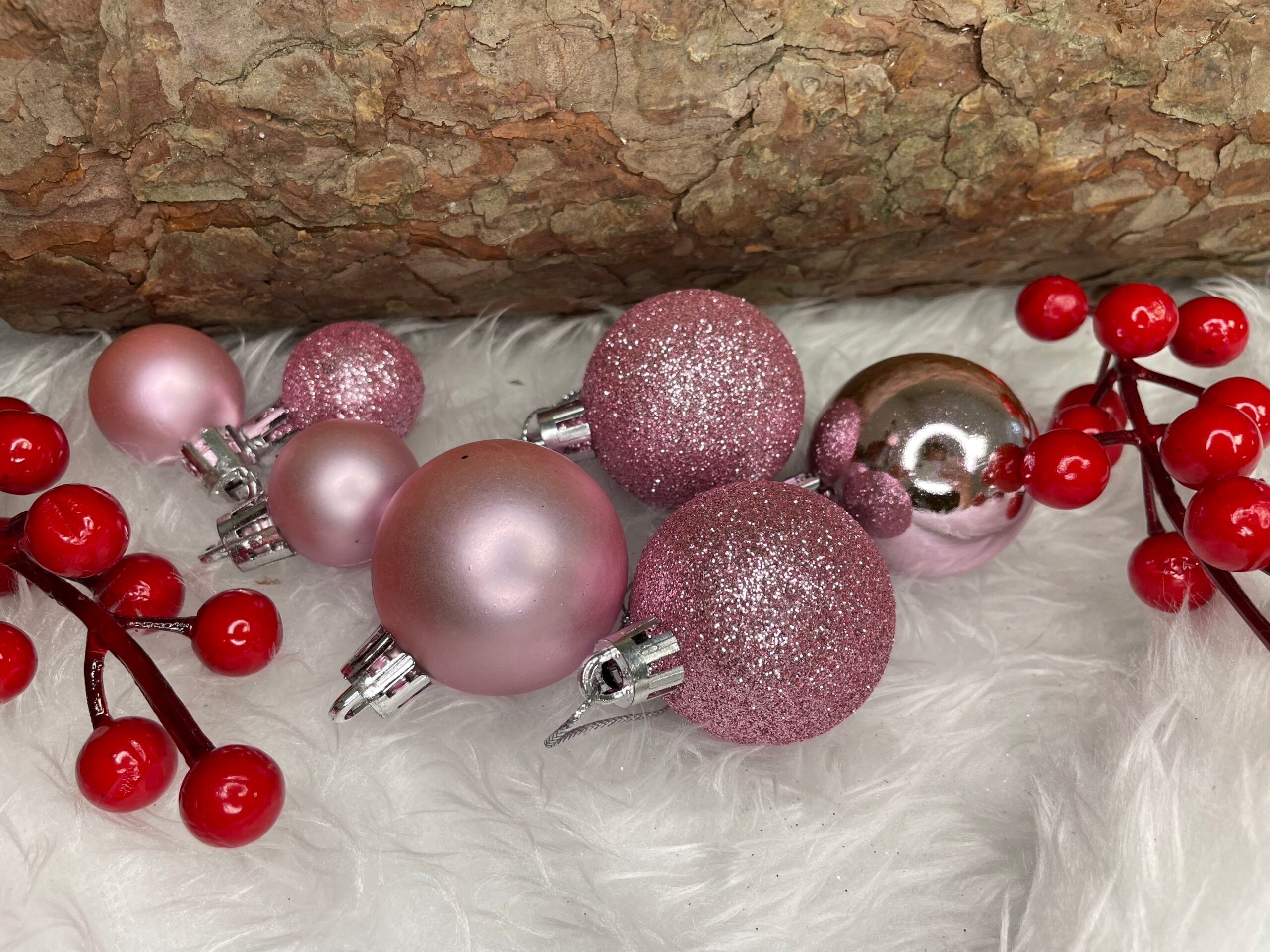 Set globuri de Craciun, 25 bucati, 3 modele, 2,5cm si 4cm, roz
