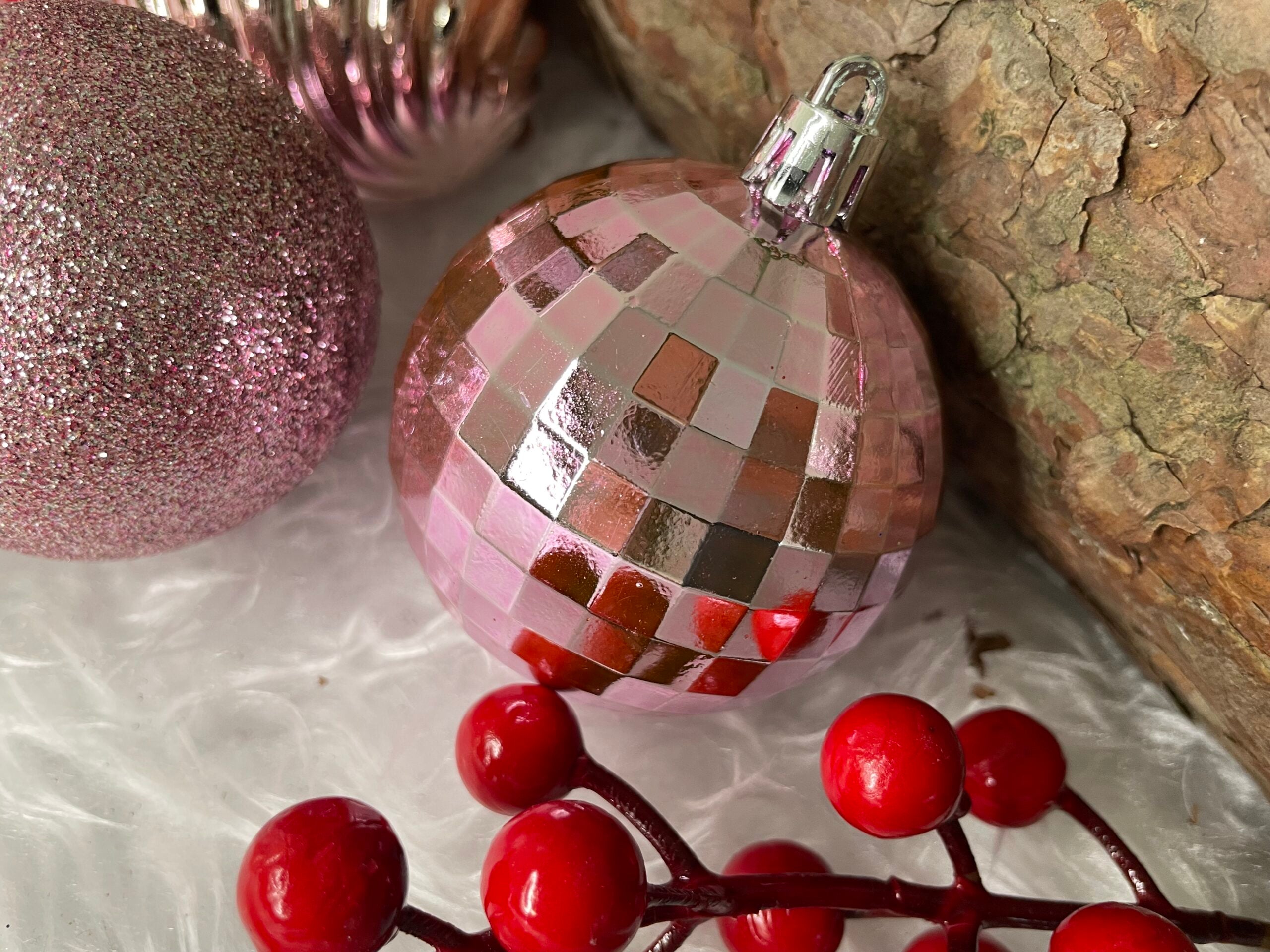 Set globuri de Craciun, 20 bucati, 5 modele, 6cm, roz