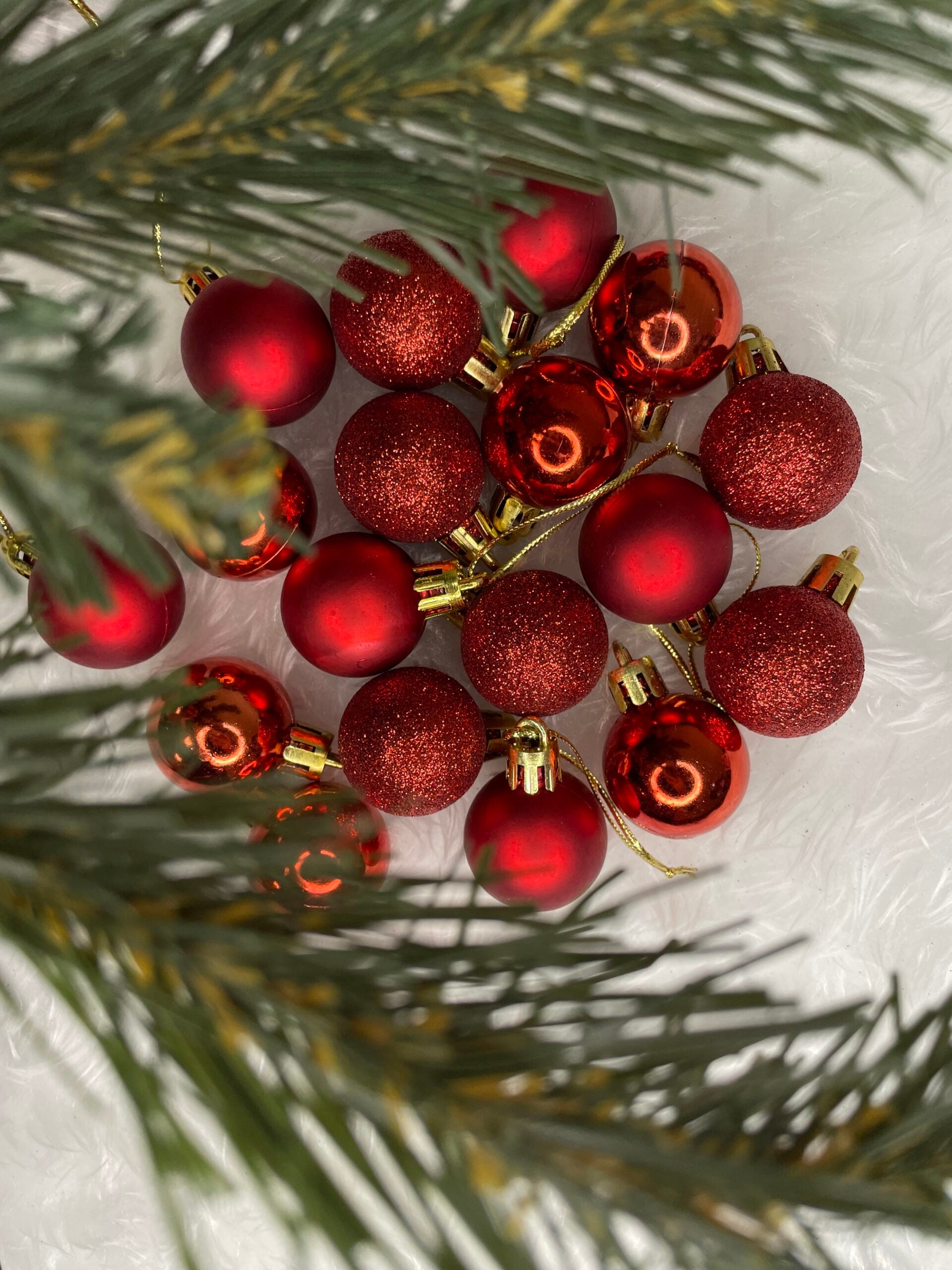 Set globuri de Craciun, 30 bucati, 3 modele, 3cm, rosu