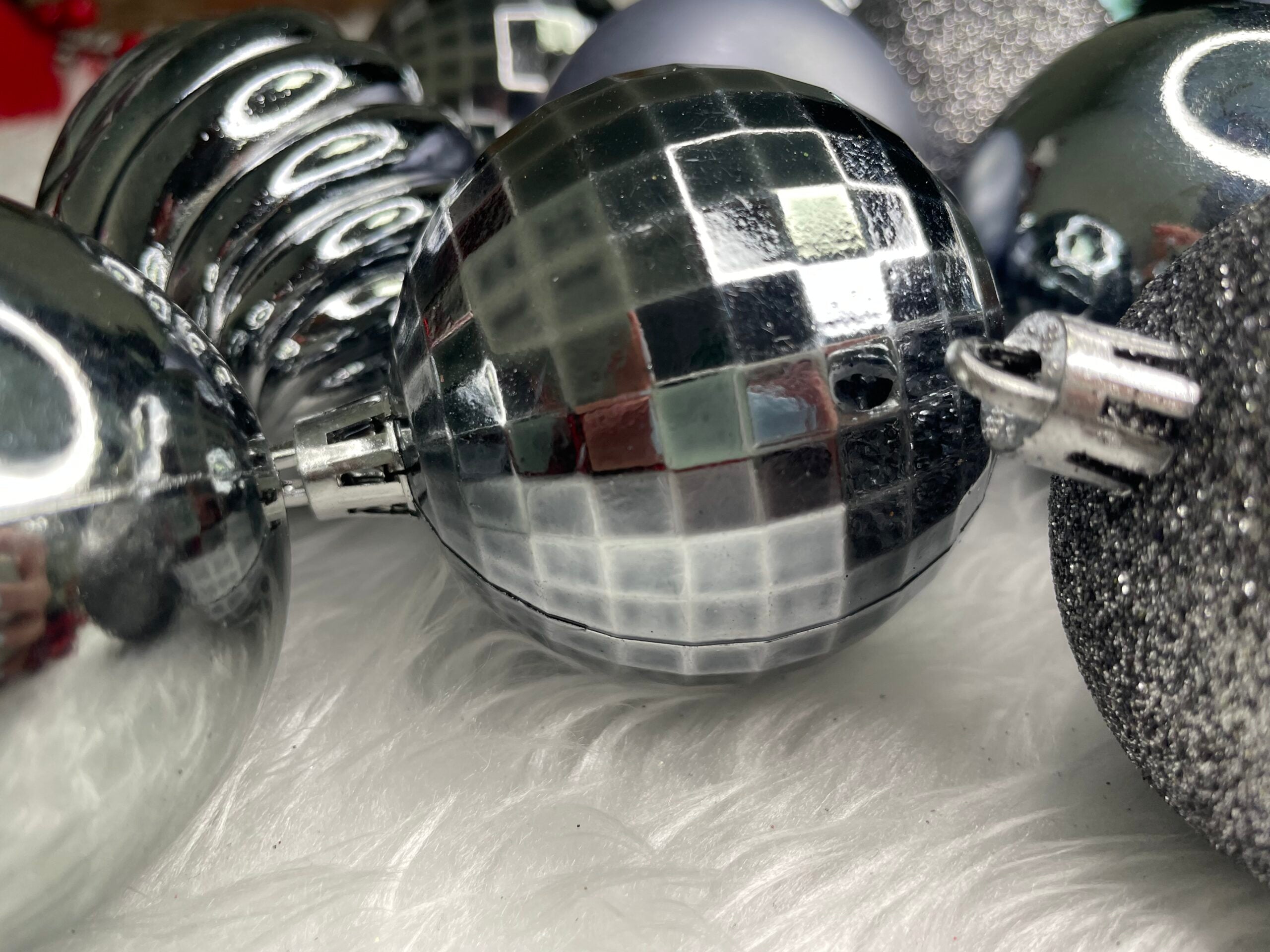 Set globuri de Craciun, 20 bucati, 5 modele, 6cm, argintiu