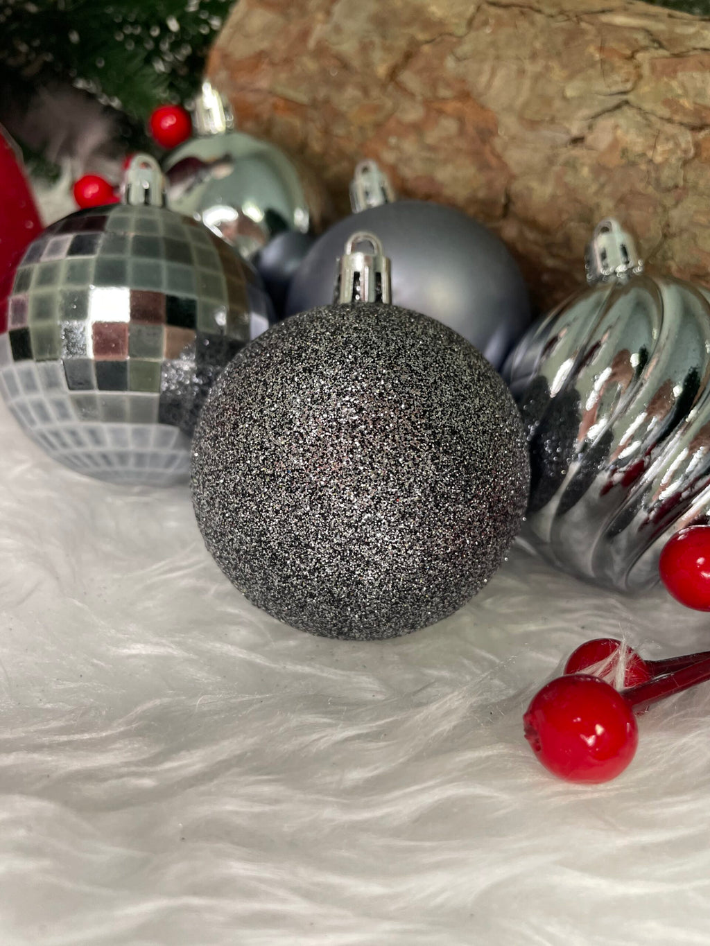 Set globuri de Craciun, 20 bucati, 5 modele, 6cm, argintiu