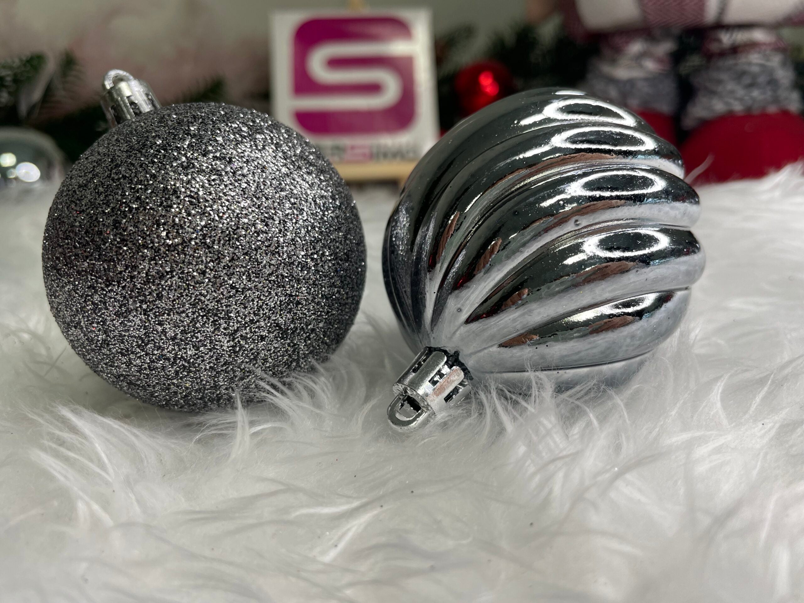 Set globuri de Craciun, 20 bucati, 5 modele, 6cm, argintiu