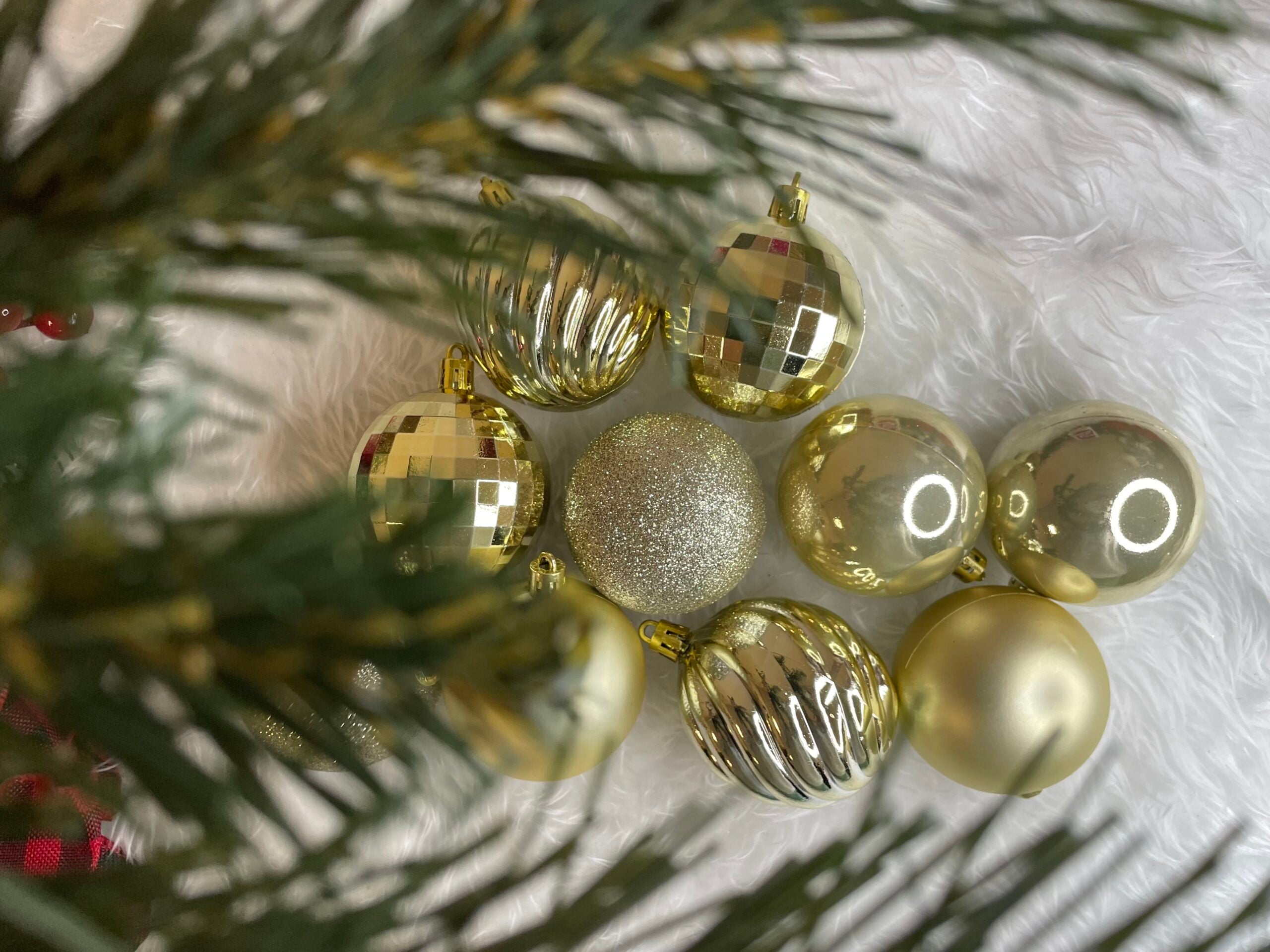 Set globuri de Craciun, 20 bucati, 5 modele, 6cm, auriu