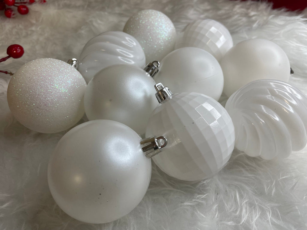 Set globuri de Craciun, 20 bucati, 5 modele, 6cm, alb