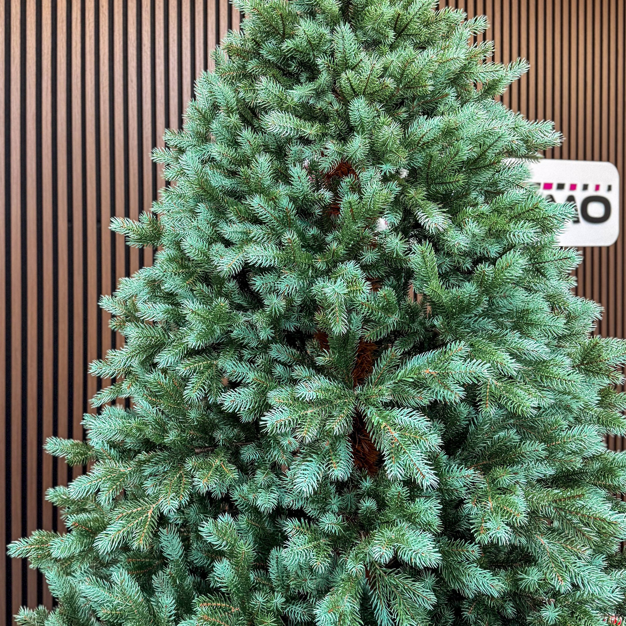 Brad artificial , Hollandia, verde cu varfuri argintii, integral 3D, 230 cm