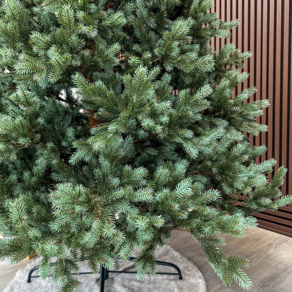 Brad artificial , Hollandia, verde cu varfuri argintii, integral 3D, 230 cm