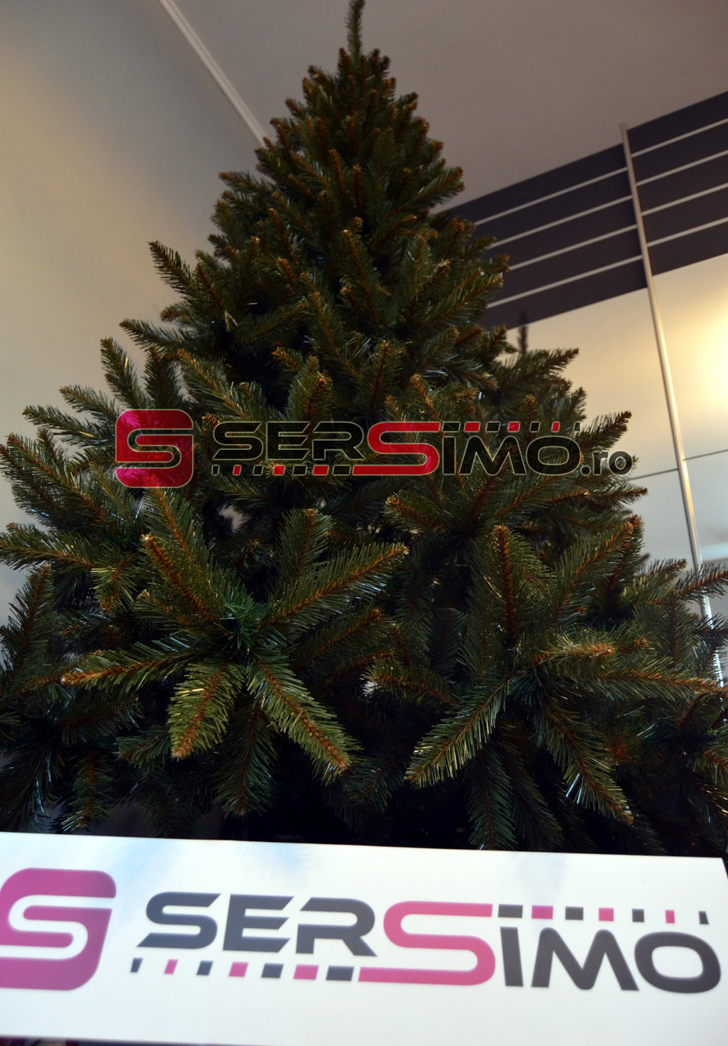 Brad artificial Christmas Deluxe by , Royal, 220cm