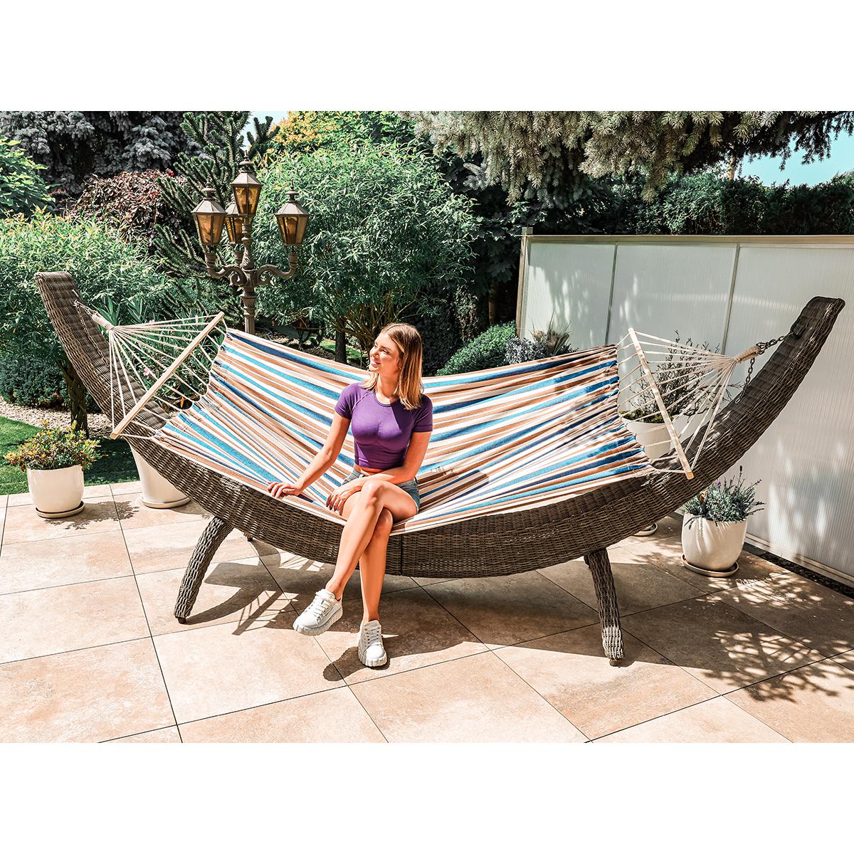 Hamac gradina cu bara din lemn, material textil, 120 kg, 200x100 cm, albastru si maro